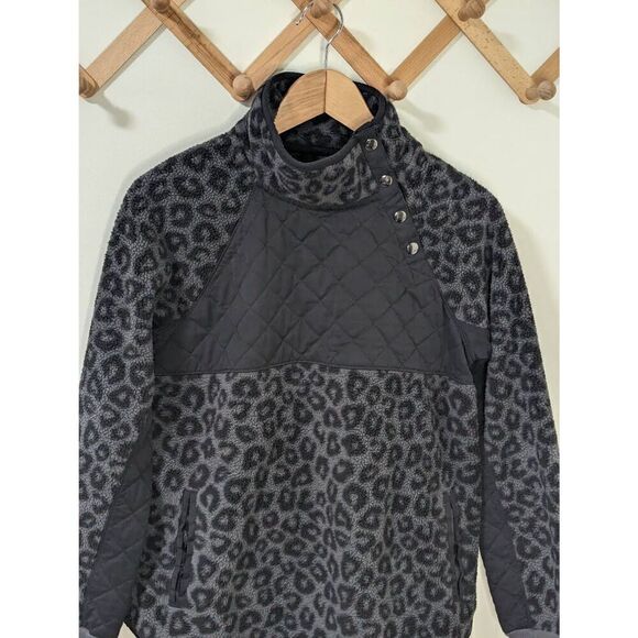 Abercrombie & Fitch Leopard Print Snap Fleece Pullover Sweater - Size M - Picture 2 of 8
